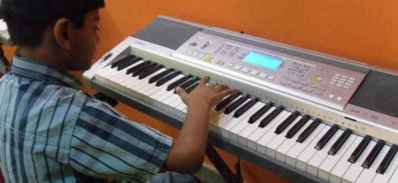 Keyboard classes in Siddharth Vihar